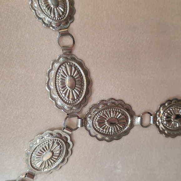 Vintage WesternWestern Metal Oval Concho Chain Belt 37" - Picture 2 of 4